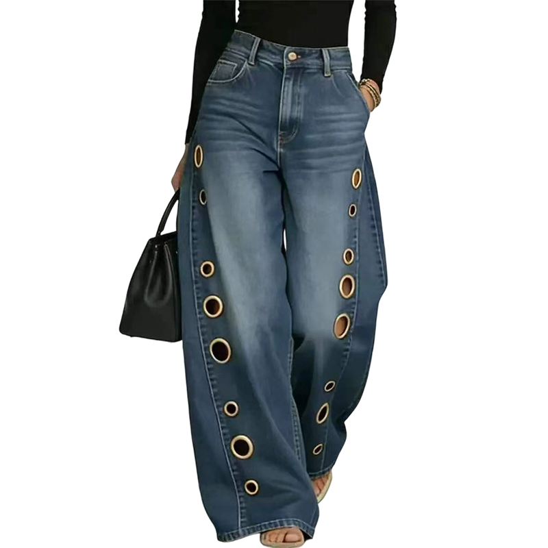 Damenjeans mit weitem Bein und Ösenverzierung