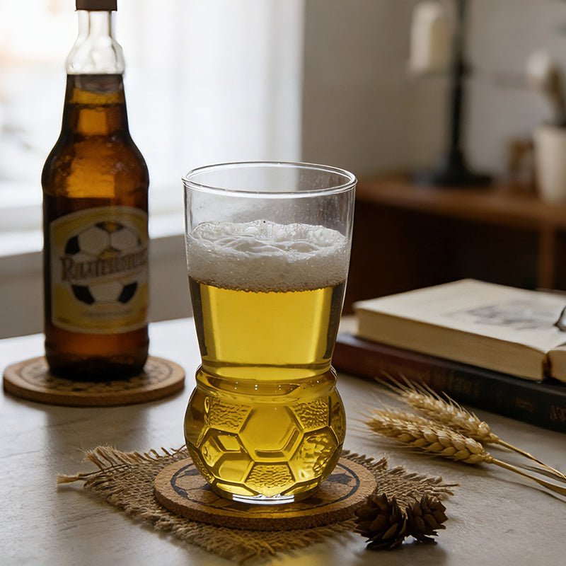 Fußballförmiges Craft-Bierglas